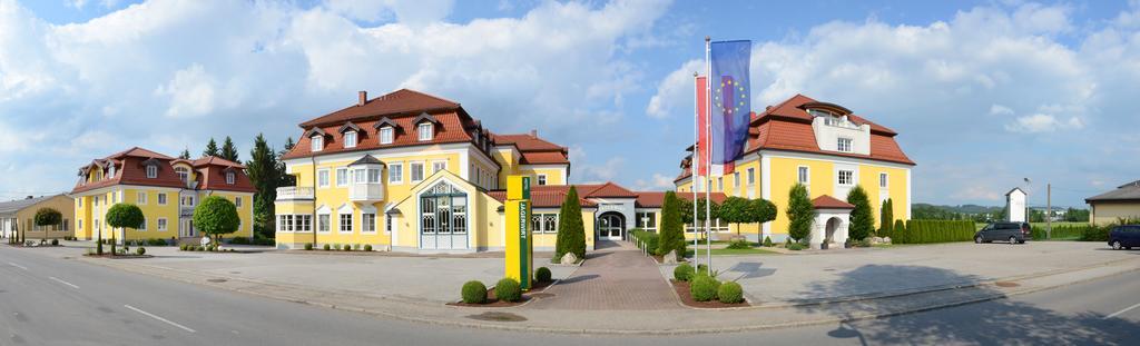 Gasthof Hotel Jagerwirt Strasswalchen Bagian luar foto